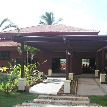 Tamarind Grand Resort Mae Sariang Luaran gambar