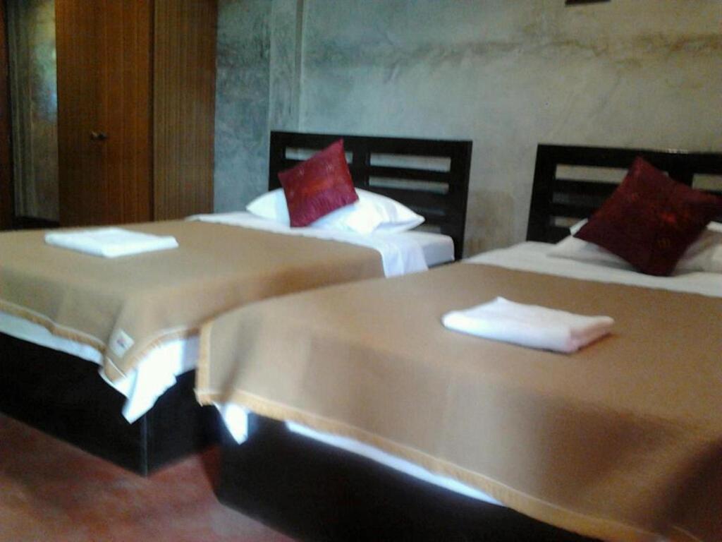 Tamarind Grand Resort Mae Sariang Bilik gambar