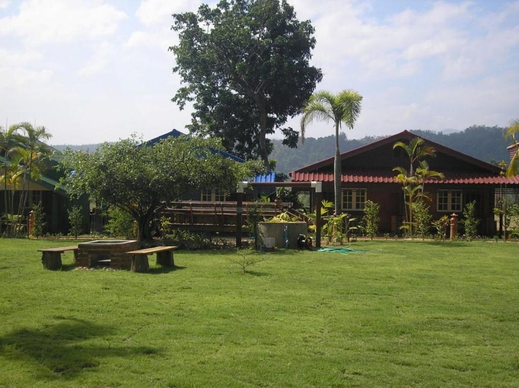 Tamarind Grand Resort Mae Sariang Luaran gambar