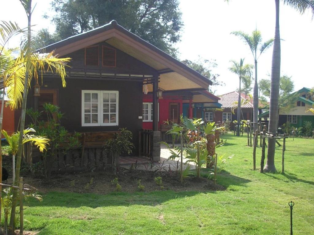 Tamarind Grand Resort Mae Sariang Luaran gambar