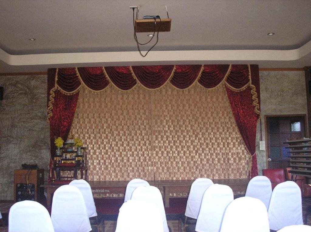 Tamarind Grand Resort Mae Sariang Luaran gambar