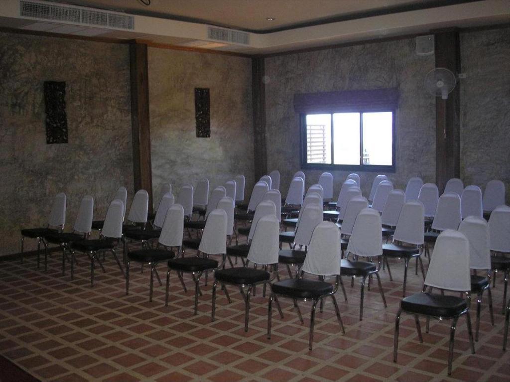 Tamarind Grand Resort Mae Sariang Luaran gambar
